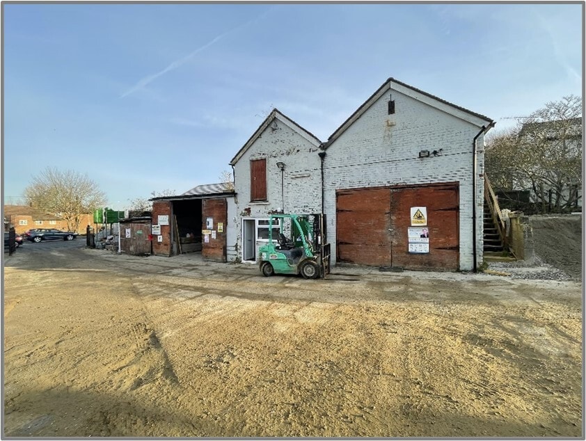 Bradbourne Vale Rd, Sevenoaks to rent Building Photo- Image 1 of 3