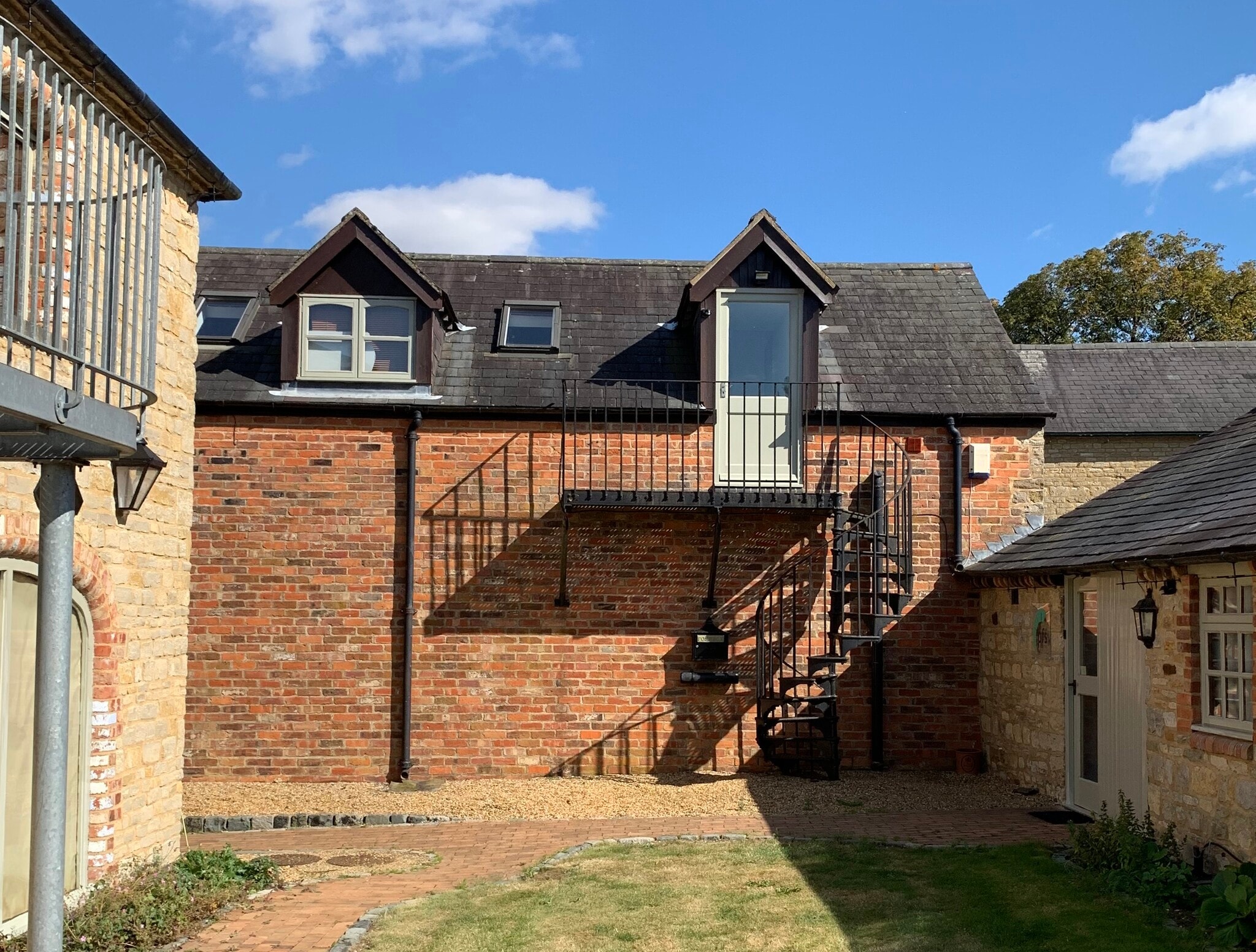 Stoke Rd, Blisworth for sale Primary Photo- Image 1 of 1