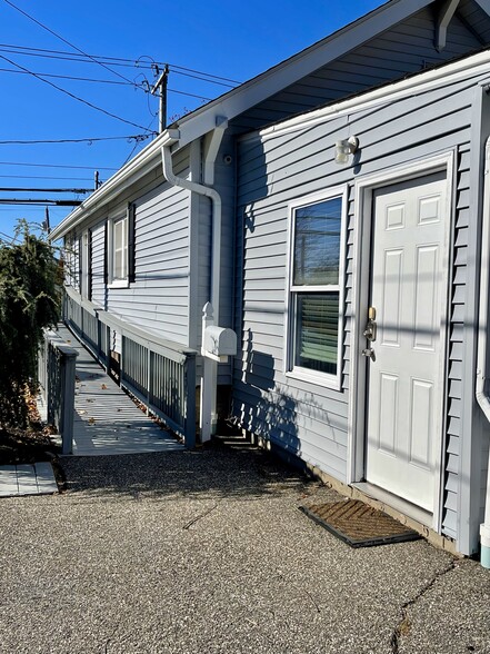 141 Waverly Ave, Patchogue, NY for sale - Building Photo - Image 2 of 25