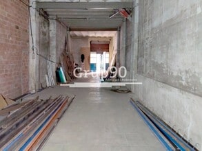 Retail in Lleida, Lérida to rent Interior Photo- Image 1 of 4