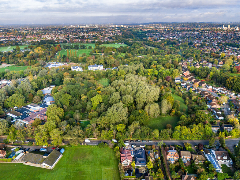 1 Grafton Rd, Worcester Park for sale - Building Photo - Image 2 of 6