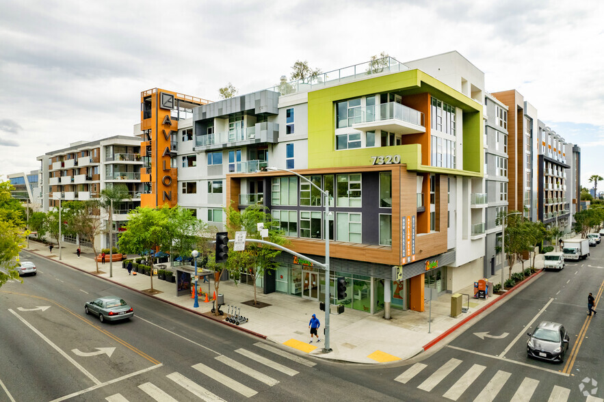 7302 Santa Monica Blvd, West Hollywood, CA for rent - Primary Photo - Image 1 of 82