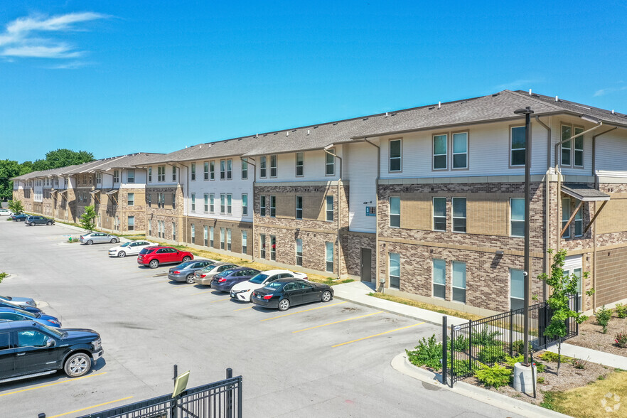 3306 Lincoln Way, Ames, IA for sale - Primary Photo - Image 1 of 1