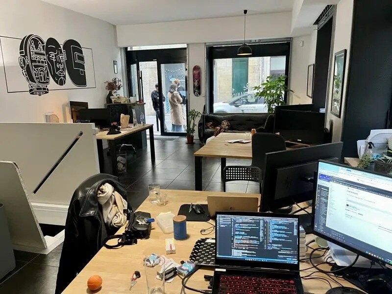 Retail in Bordeaux to rent Building Photo- Image 1 of 8