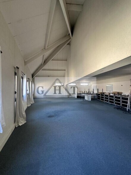 Office in Vitry-sur-Seine to rent - Interior Photo - Image 1 of 5