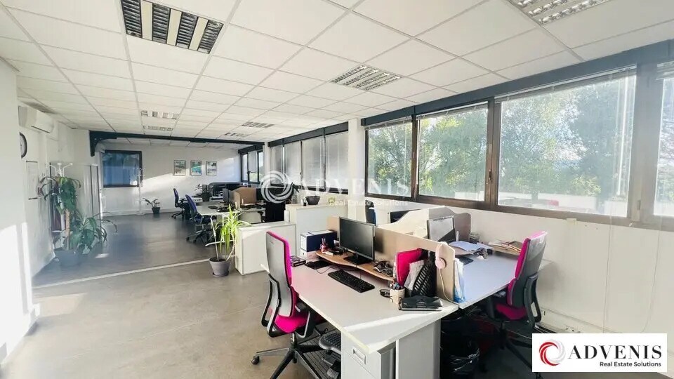 Office in Mérignac for sale - Interior Photo - Image 2 of 11