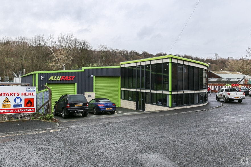 Land and Buildings on the North West portfolio of 2 properties for sale on LoopNet.co.uk - Primary Photo - Image 1 of 2