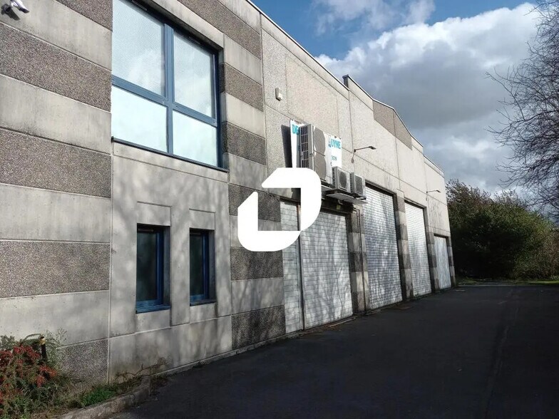 37 Rue De La Distillerie, Villeneuve-d'Ascq to rent - Building Photo - Image 3 of 11