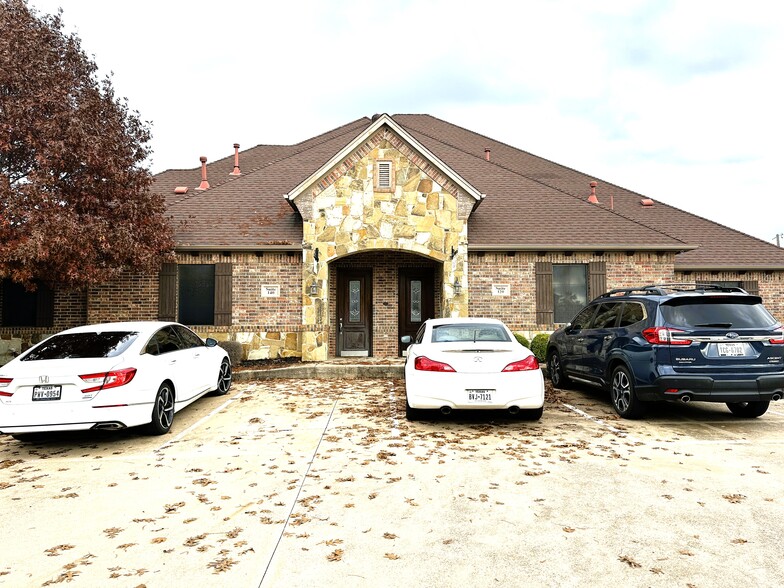 4218 Gateway Dr, Colleyville, TX for rent - Building Photo - Image 1 of 9