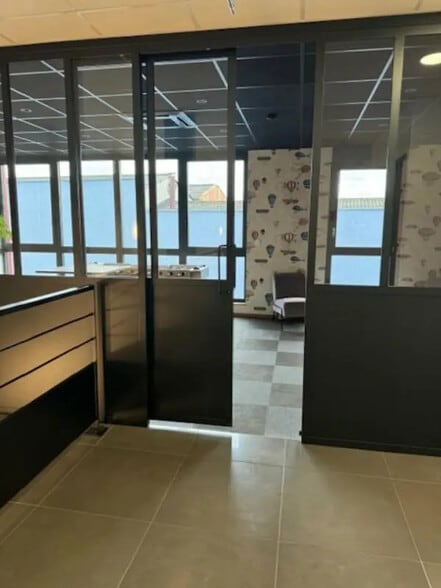 Office in Villefranche-sur-Saône to rent - Interior Photo - Image 3 of 3