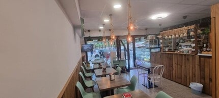 Retail in L'Hospitalet de Llobregat, Barcelona to rent Interior Photo- Image 2 of 11