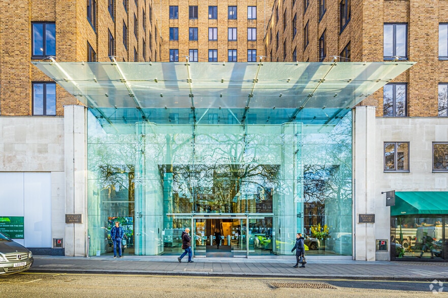 Berkeley Sq, London to rent - Building Photo - Image 2 of 42