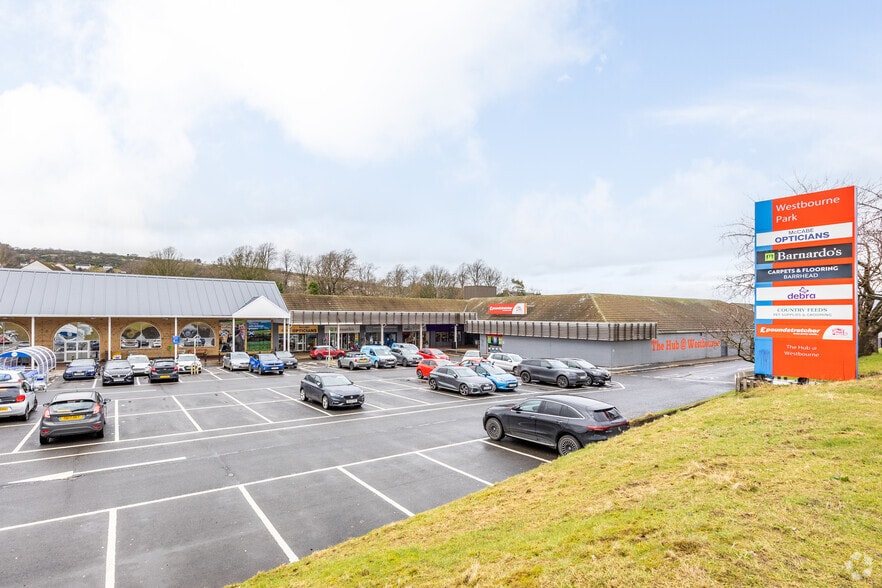 Kelburn St, Barrhead to rent - Primary Photo - Image 1 of 6