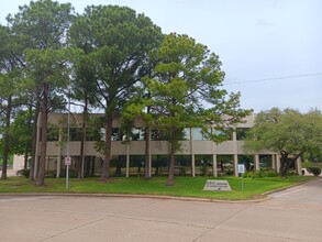 1225-1227 W Corporate Dr, Arlington, TX for sale Building Photo- Image 1 of 15