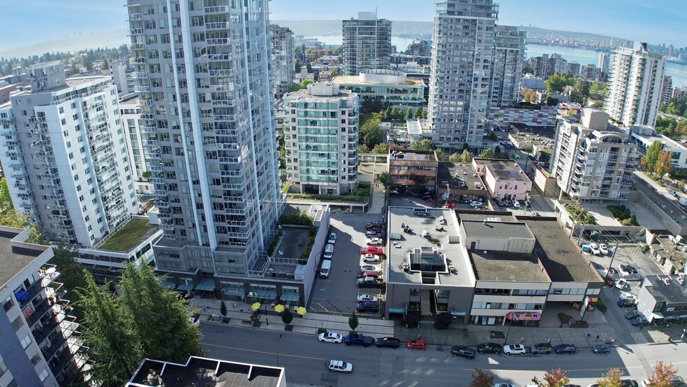 137 E 15th St, North Vancouver, BC for sale - Aerial - Image 1 of 4