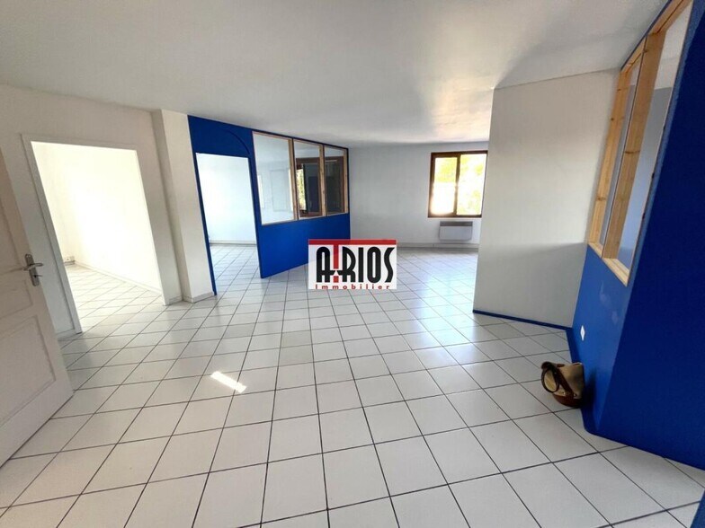 Office in Solliès-Pont to rent - Interior Photo - Image 2 of 10