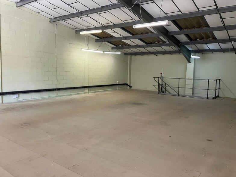 Saville Rd, Peterborough to rent - Interior Photo - Image 3 of 3