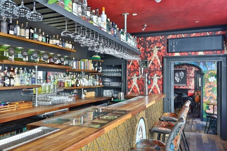 2-3 Queen Street, Bath for sale - Interior Photo - Image 2 of 8