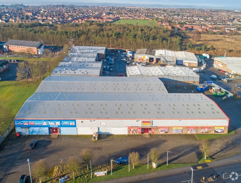 Clover St, Nottingham to rent - Aerial - Image 3 of 10