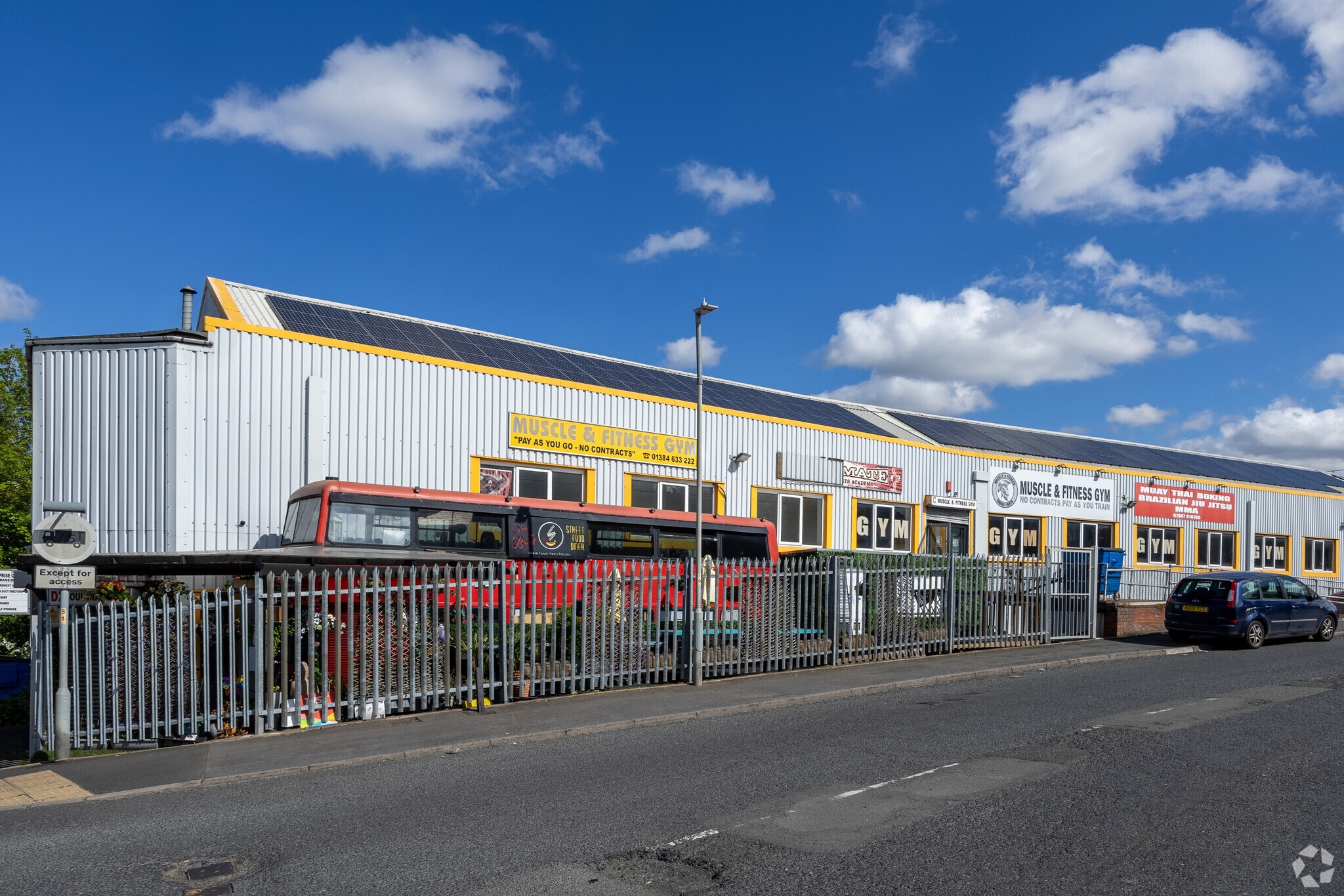 Maypole Flds, Halesowen to rent Primary Photo- Image 1 of 3