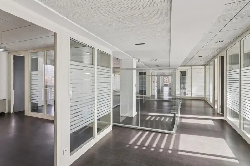 50 Cours De La République, Villeurbanne to rent - Building Photo - Image 2 of 8