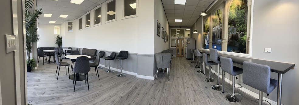 Chapel Rd, Oldham to rent - Building Photo - Image 3 of 7