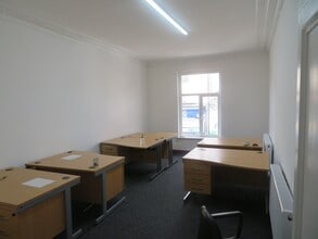 College Rd, Rochdale to rent Interior Photo- Image 1 of 5