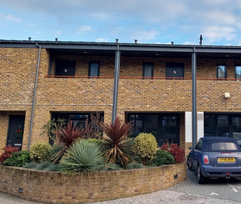 46 Church Rd, London to rent Primary Photo- Image 1 of 2