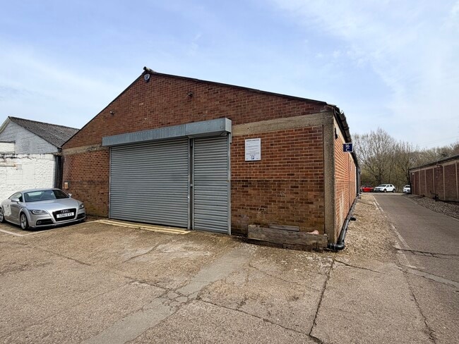 More details for 16 Mimram Rd, Hertford - Light Industrial to Rent