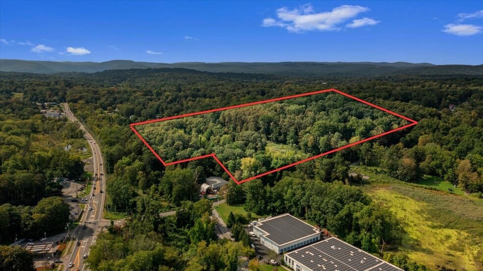 Lexington Ave, Mohegan Lake, NY for sale - Building Photo - Image 1 of 14