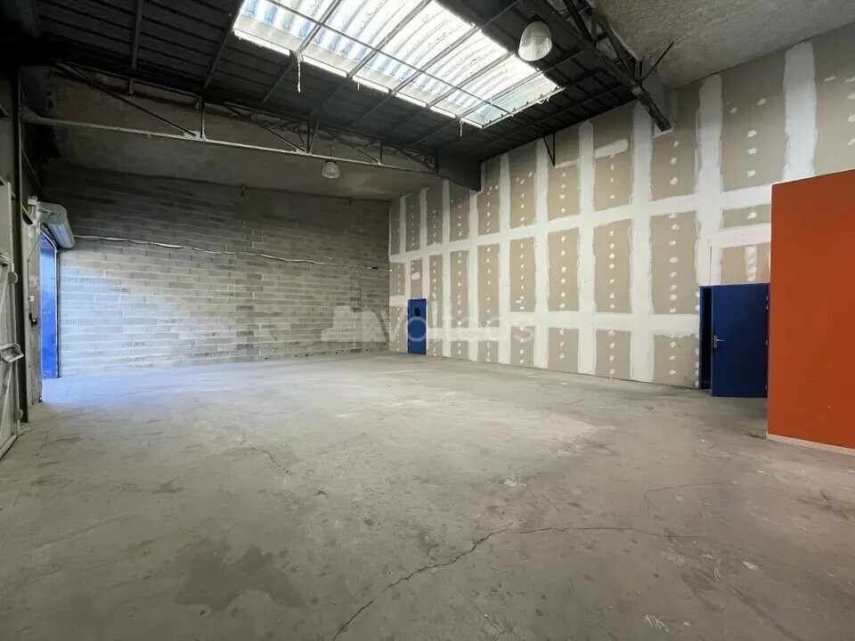 Light Industrial in Toulouse to rent Interior Photo- Image 1 of 8