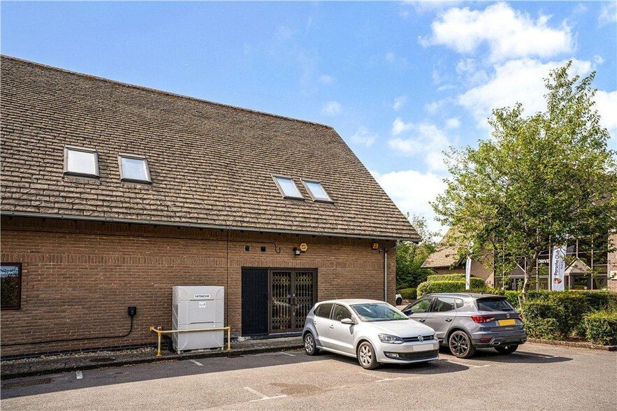 3rd Ave, Moreton In Marsh for sale - Building Photo - Image 2 of 2