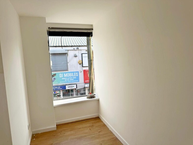 17-23 Broughton Ln, Manchester to rent - Building Photo - Image 2 of 5