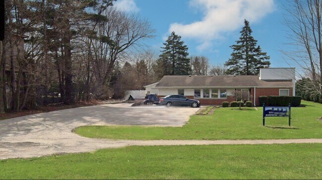 More details for 806 Penny Ave, East Dundee, IL - Retail to Rent