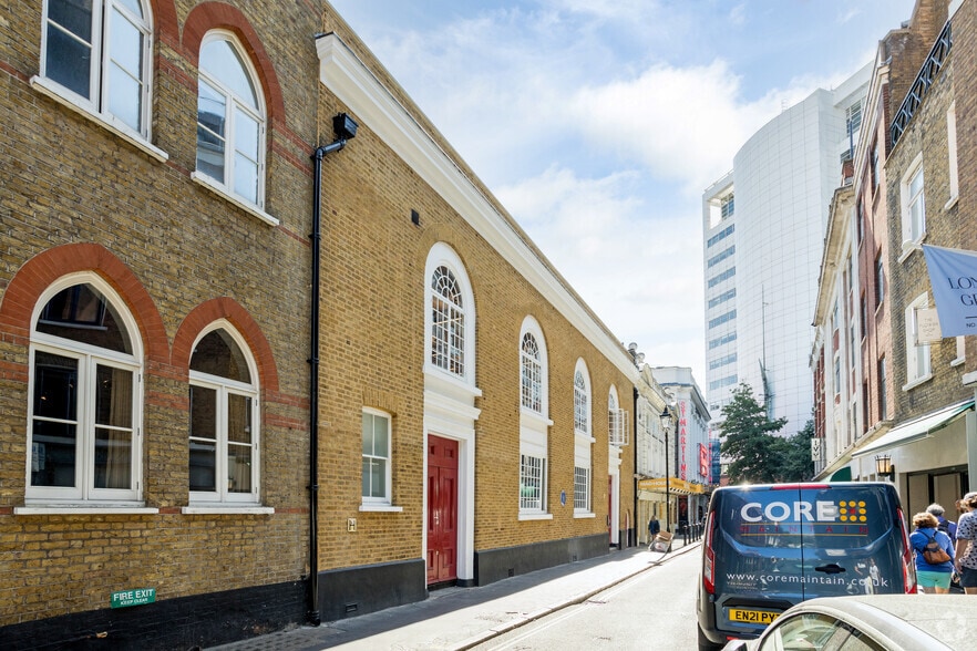 24-26 West St, London to rent - Building Photo - Image 2 of 3