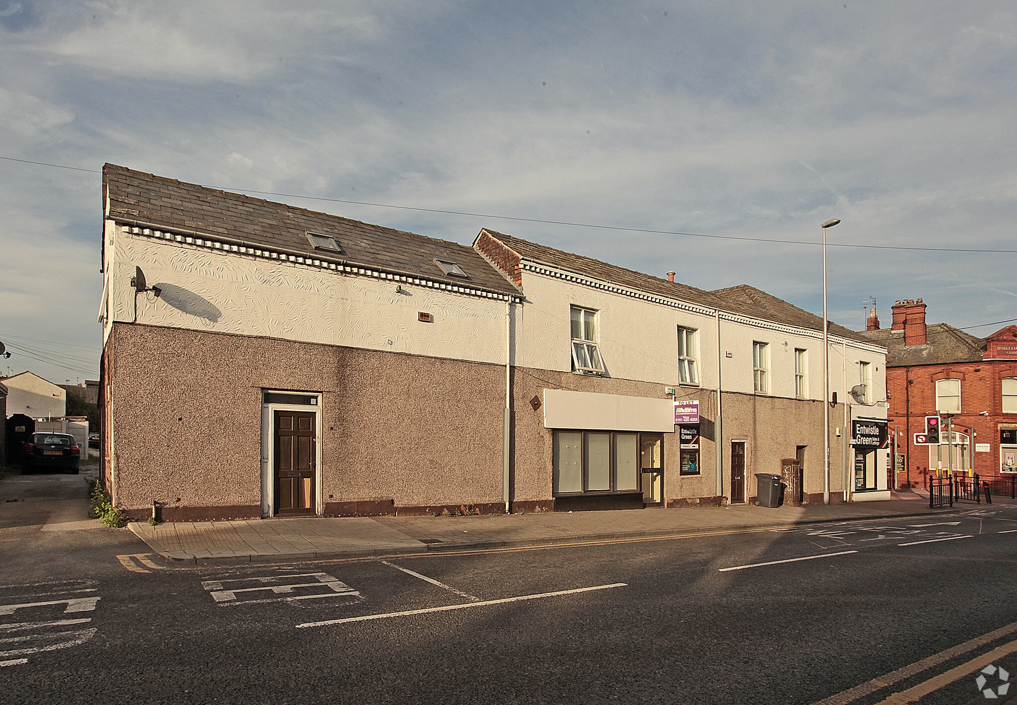 2B Deacon Rd, Widnes for sale Primary Photo- Image 1 of 1