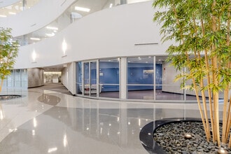 1100 E Warrenville Rd, Naperville, IL to rent Interior Photo- Image 1 of 7