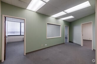 800 E Northwest Hwy, Palatine, IL to rent Interior Photo- Image 2 of 4