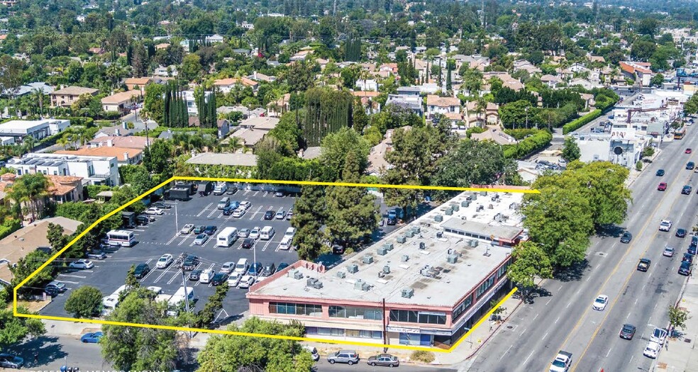 18330-18350 Ventura Blvd, Tarzana, CA for sale - Building Photo - Image 1 of 1