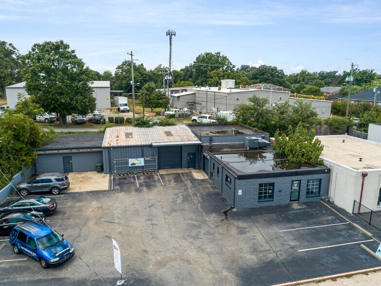 946 S Chapman St, Greensboro, NC for sale - Building Photo - Image 1 of 6