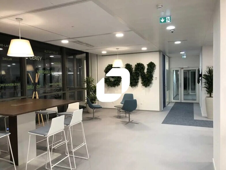 Office in Versailles to rent - Lobby - Image 2 of 26