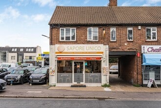 108 Turners Hl, Cheshunt to rent Building Photo- Image 1 of 12