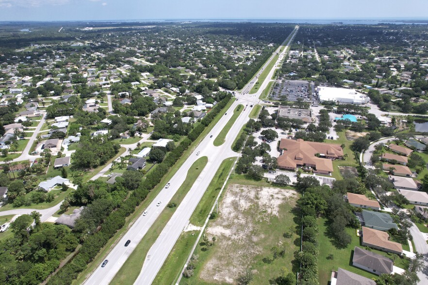 1035 Sebastian Blvd, Sebastian, FL for sale - Building Photo - Image 3 of 30