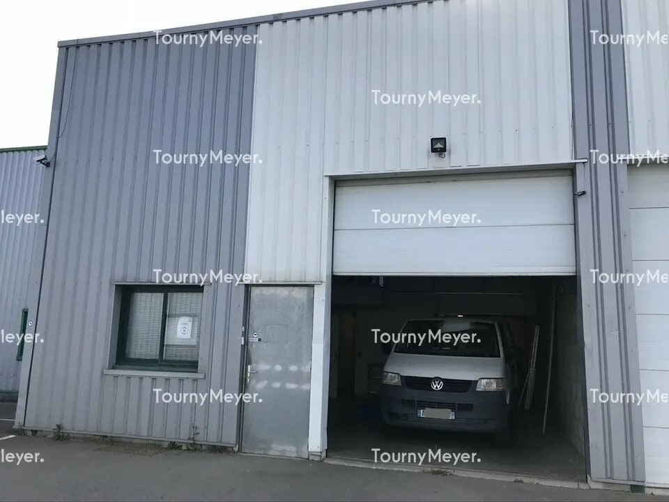 Location Local d'activités 160 m² - Photo 1