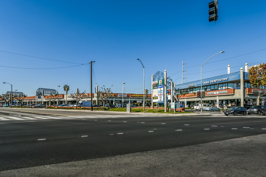 4401-4453 Redondo Beach Blvd, Lawndale, CA for rent - Building Photo - Image 3 of 4