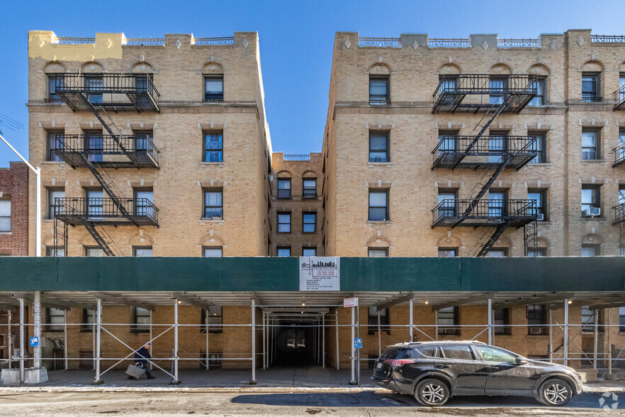 31-53 34th St, Astoria, NY for sale - Building Photo - Image 1 of 5