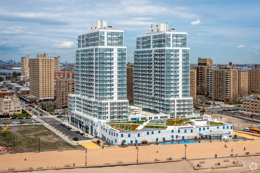 1 Ocean Dr, Brooklyn, NY for rent - Building Photo - Image 1 of 11