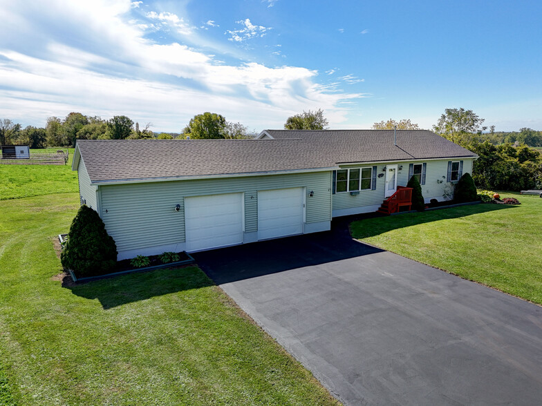 1262 Fitzpatrick Rd, Auburn, NY for sale - Building Photo - Image 1 of 96