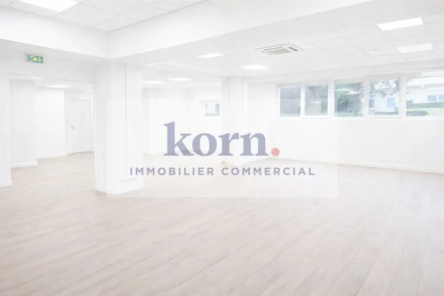 Office in Le Kremlin-Bicêtre to rent - Interior Photo - Image 3 of 9