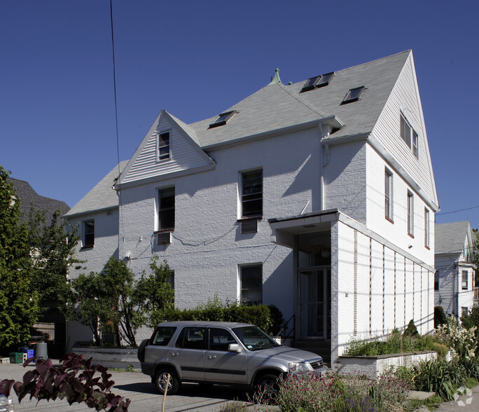 382 Thayer St, Providence, RI for sale - Primary Photo - Image 1 of 1